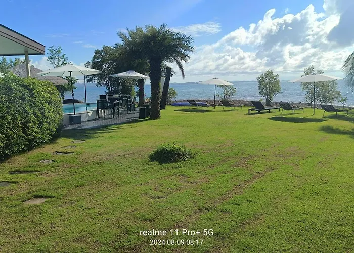 Beachfront Pool Villa And Apartment